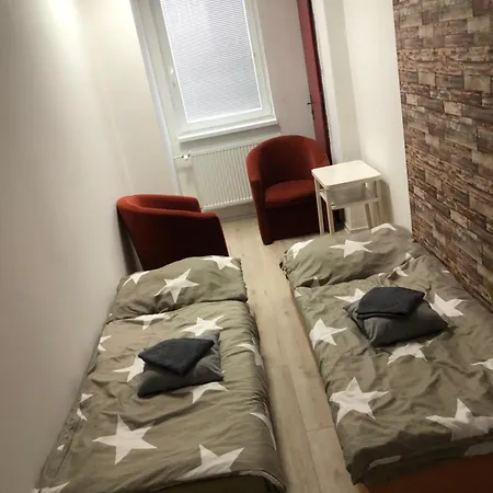 Easy Backpacker Old Town Апартаменты Кошице